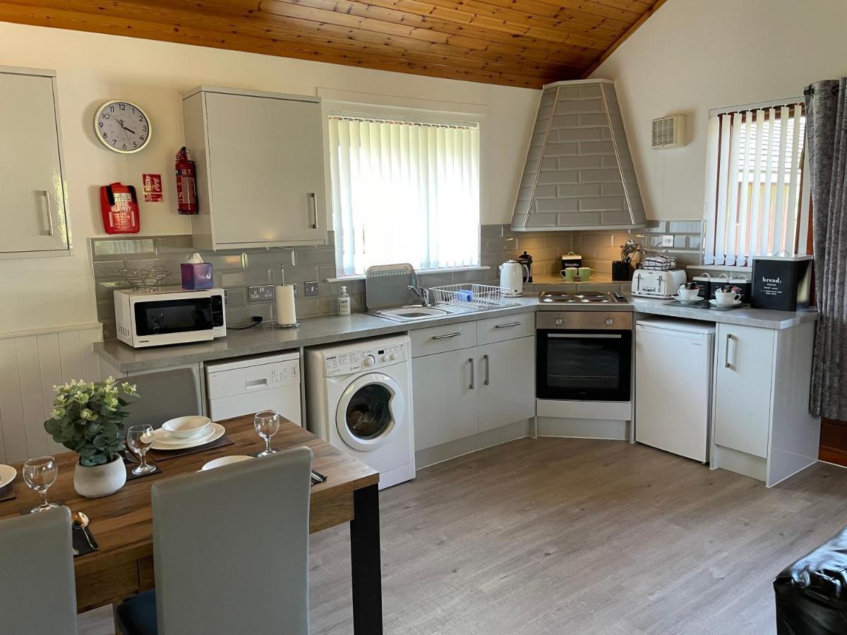Wellsfield Farm Holiday Lodges Stirling Buitenkant foto